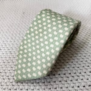 Vineyard Vines Martha Shep & Ian Light Green Silk Golf Tee Floral Bloom Tie